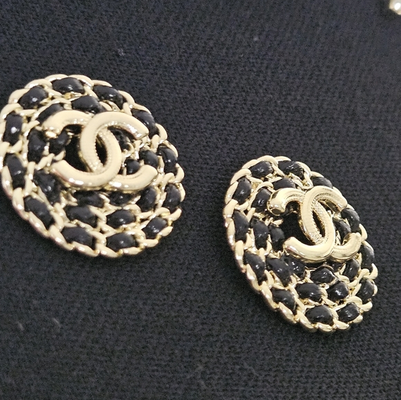 Lux fashion Jewelry - Chanel Gold and Black Earrings